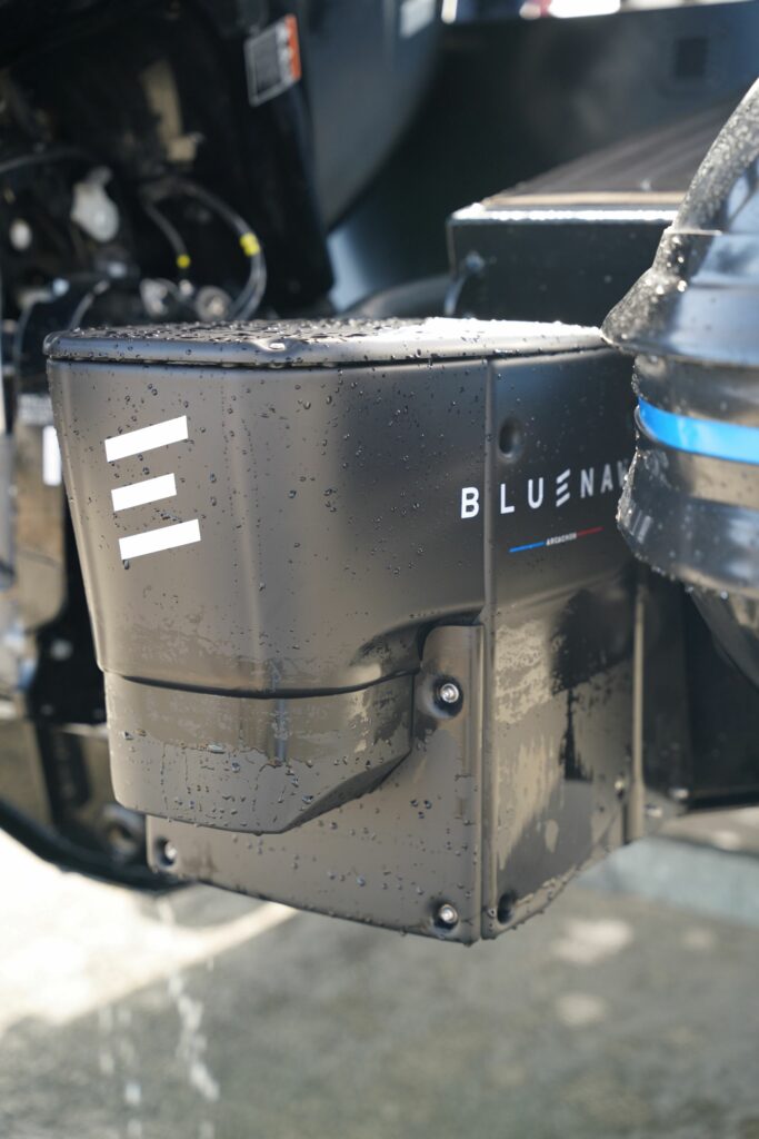 BlueSpin 8 kW outboard